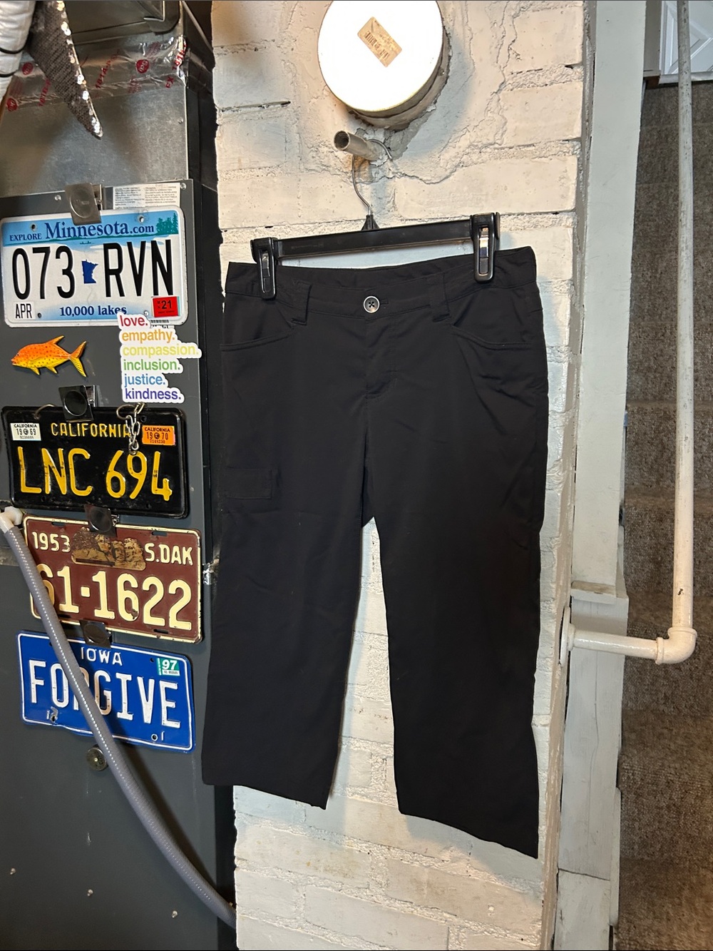 Eddie Bauer Black Capri Pants in Size 6 Petite